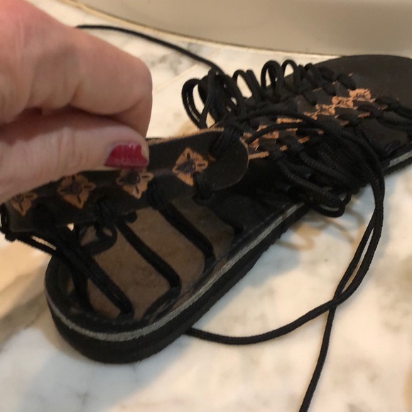 Custom Black and Tan leather sandals - Picture 3 of 3